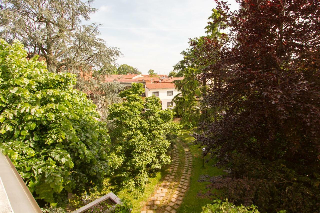 Appartamento Ampio E Indipendente Con Vista Giardino Paderno d'Adda Exterior foto