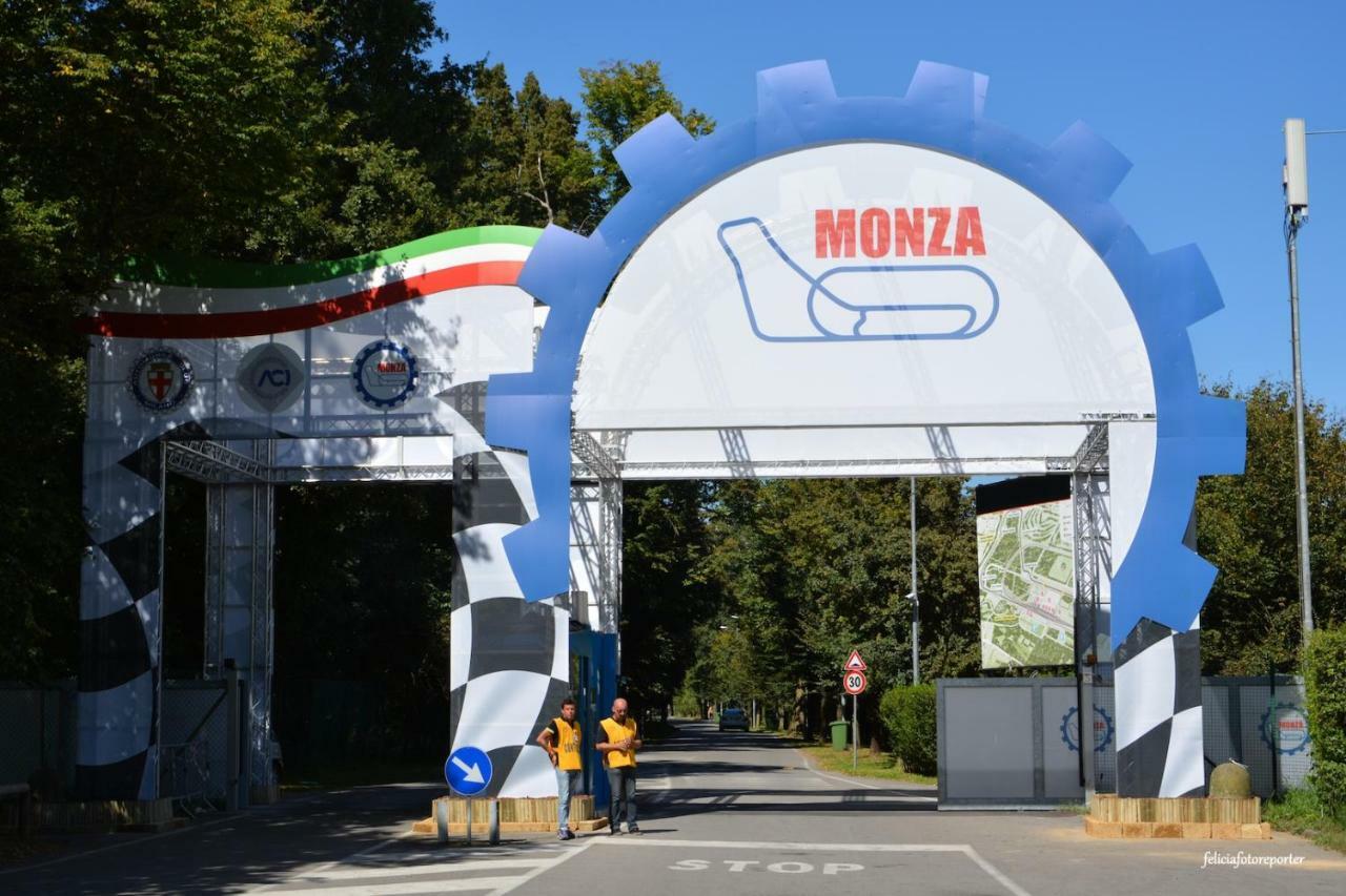 Appartamento Ampio E Indipendente Con Vista Giardino Paderno d'Adda Exterior foto